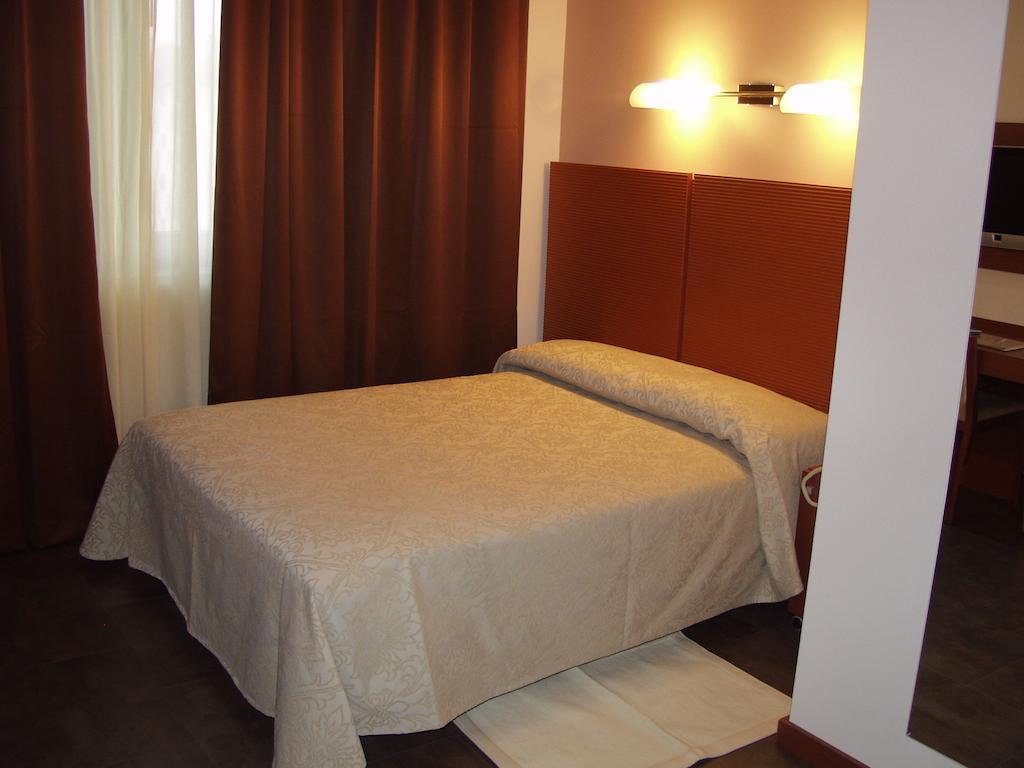 Hotel Mareschi Palace Novara Exteriör bild